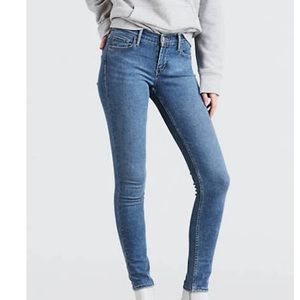 Levi’s 710 Jeans